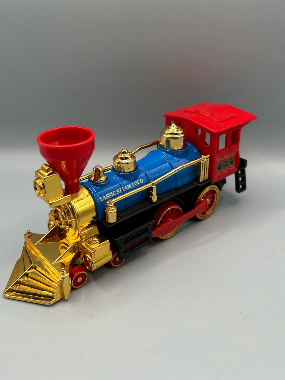 CLASSIC STEAM LOCOMOTIVE TRAIN 7 INCH DIECAST CAR BY SHOWCASTS 9935D